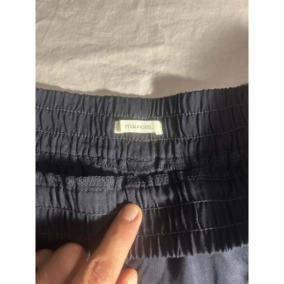 NEW Maurices Women’s Casual Shorts – Size Large – 3.5” Inseam – Dark Gray - Picture 2 of 5